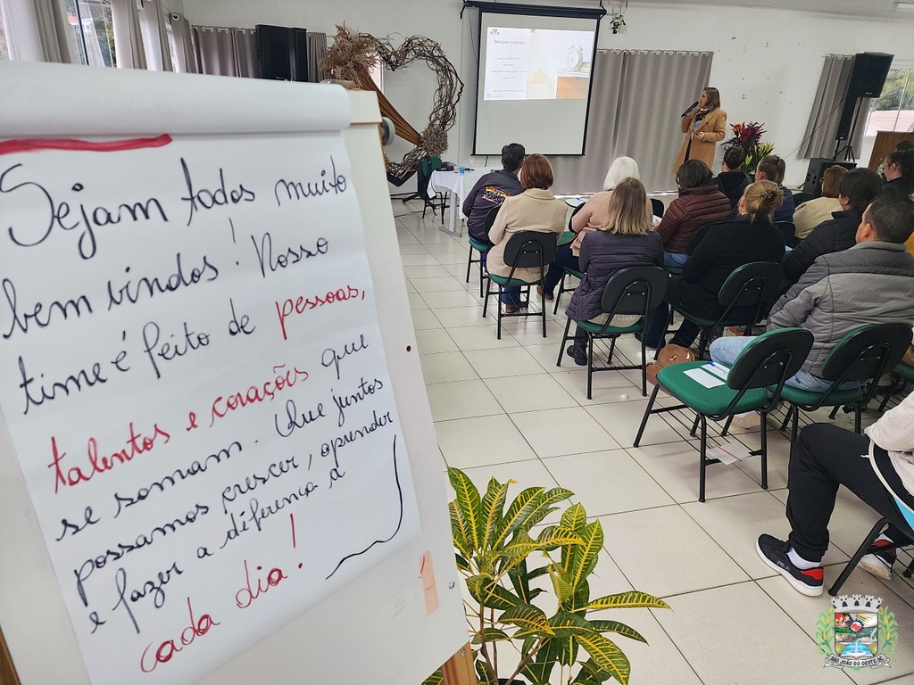 São João do Oeste proporciona palestra para profissionais de saúde